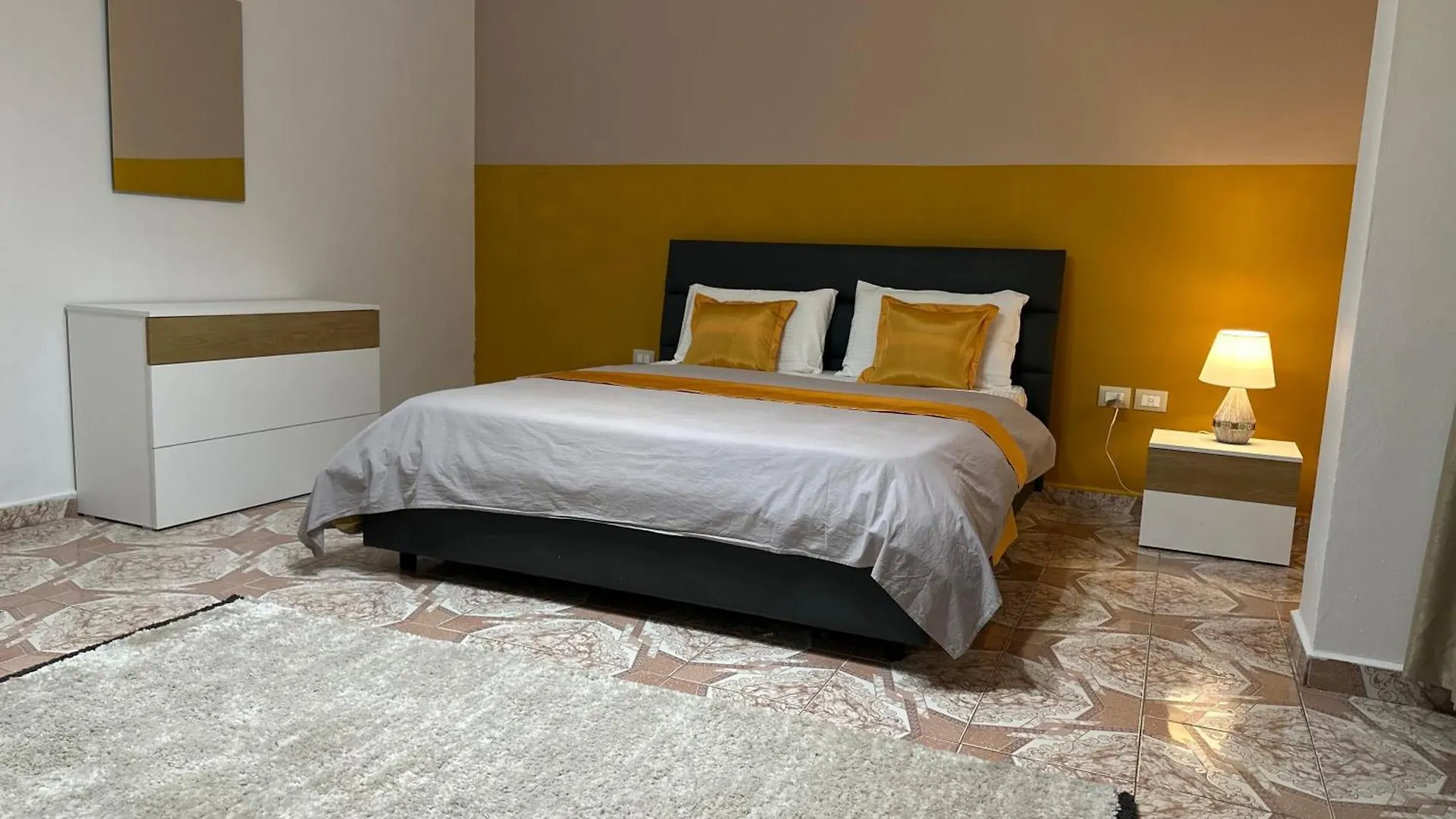 Moa Apartment Central 2Br Tirana Albanien