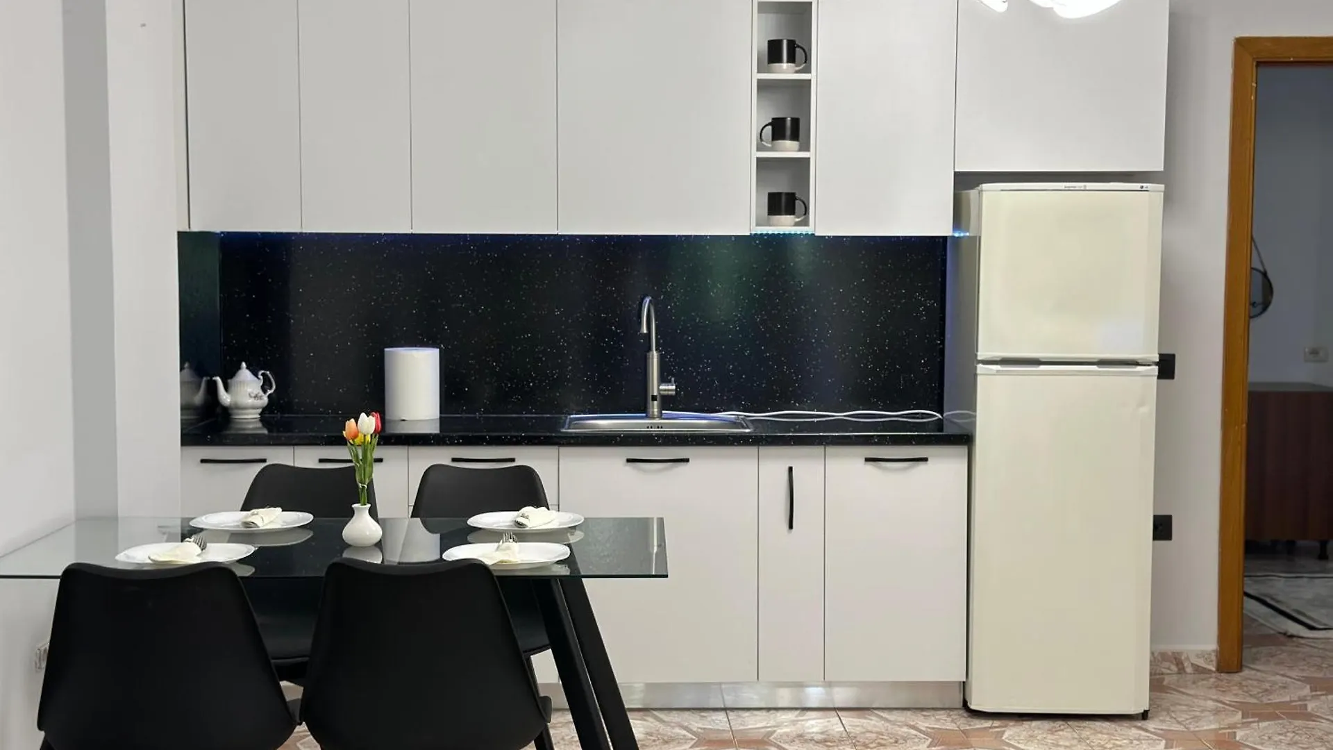 Moa Apartment Central 2Br Tirana Albanien