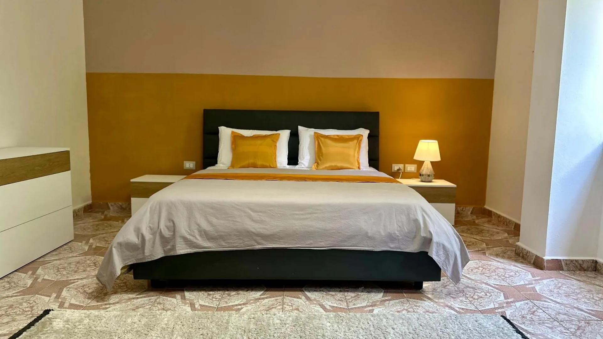 Moa Apartment Central 2Br Tirana