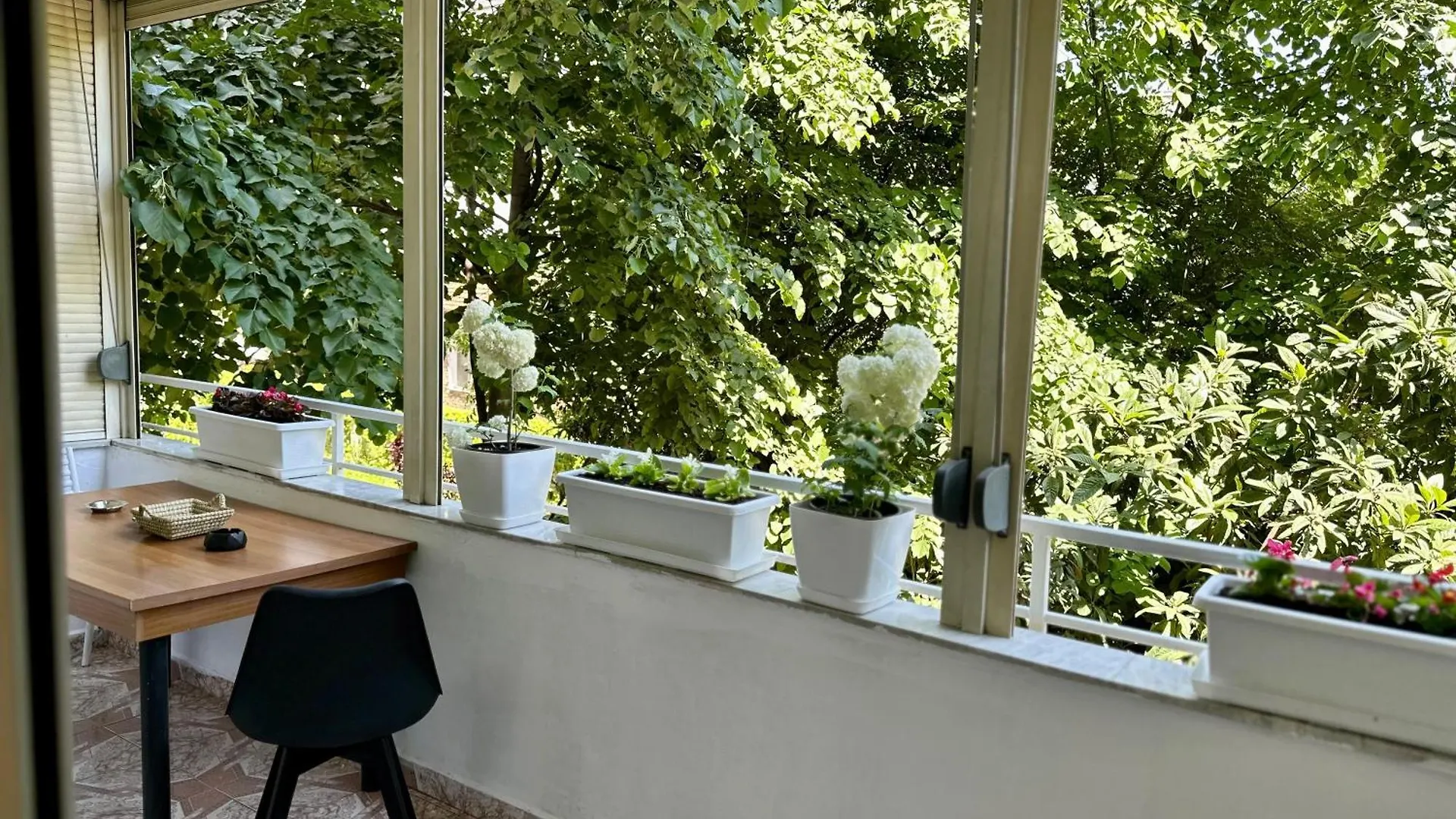 Moa Apartment Central 2Br Tirana